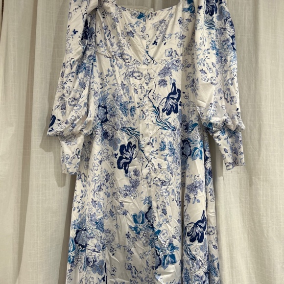 Alamour satin midi floral dress - Picture 4 of 7